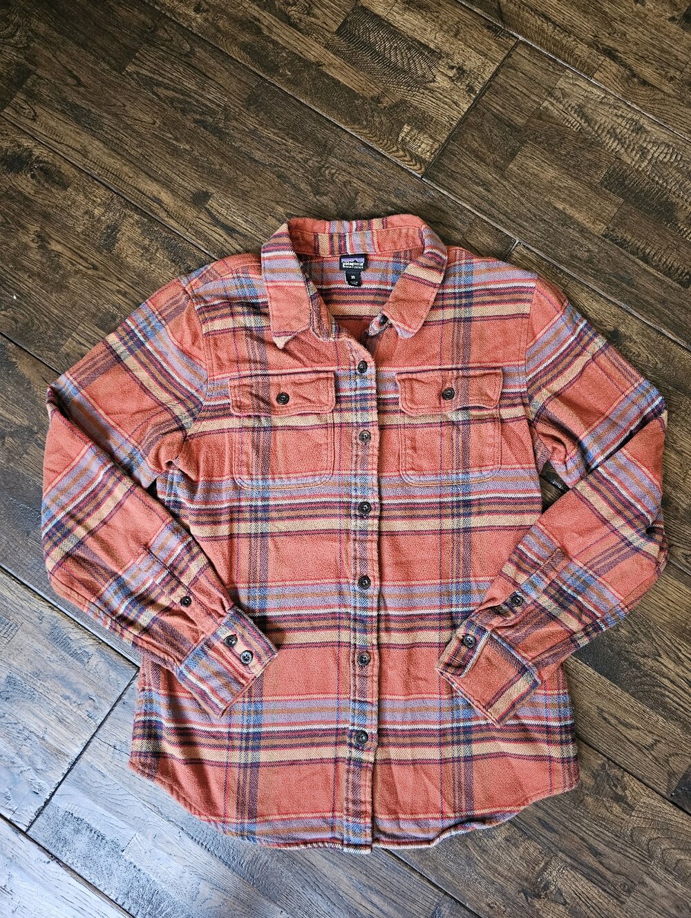 PATAGONIA WOMENS FLANNEL SIZE XS